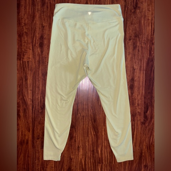 Old Navy Active Extra High Rise Leggings - XL Tall - Picture 3 of 5